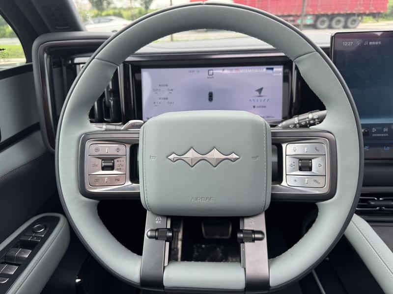 BYD FangChengBao Leopard 5, 2026 — фото 10 из 12
