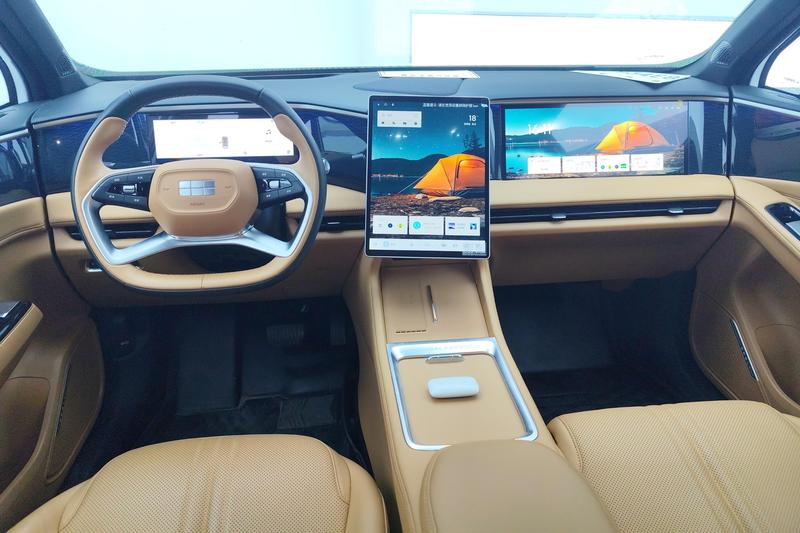 Geely Galaxy L7, 2024 — фото 8 из 12