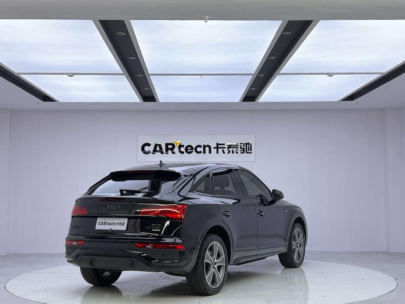 Audi Q5L Sportback, 2022 — фото 7 из 12