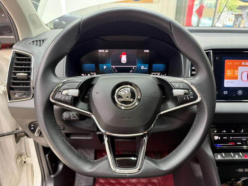 Skoda Karoq, 2023 — фото 9 из 12