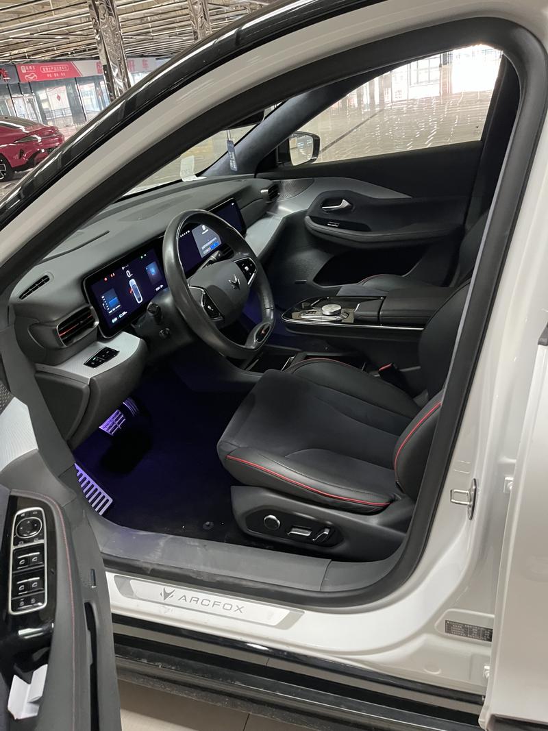 BAIC Arcfox Alpha S, 2023 — фото 9 из 10