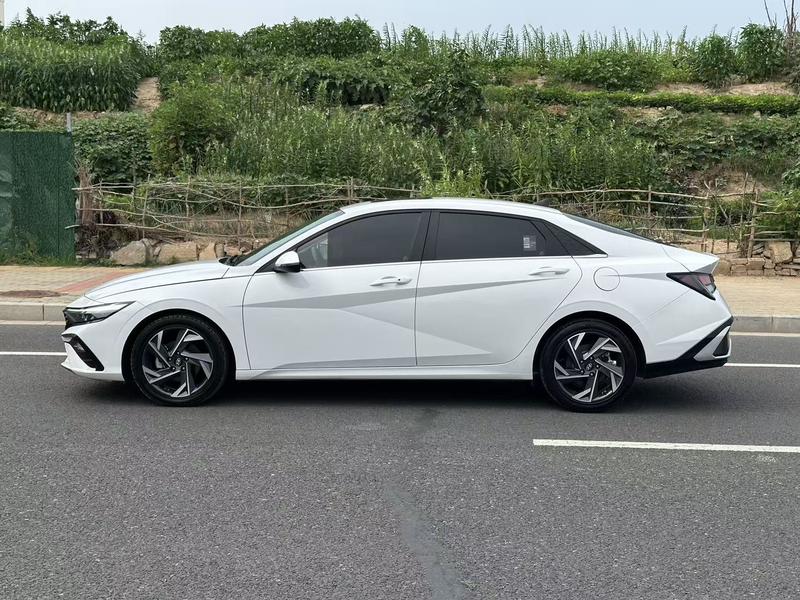 Hyundai Elantra N line, 2023 — фото 4 из 12