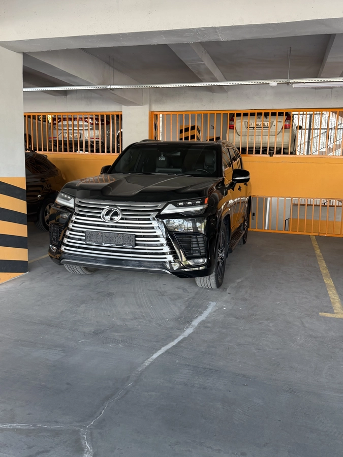 Lexus LX, 2024 — фото 2 из 10
