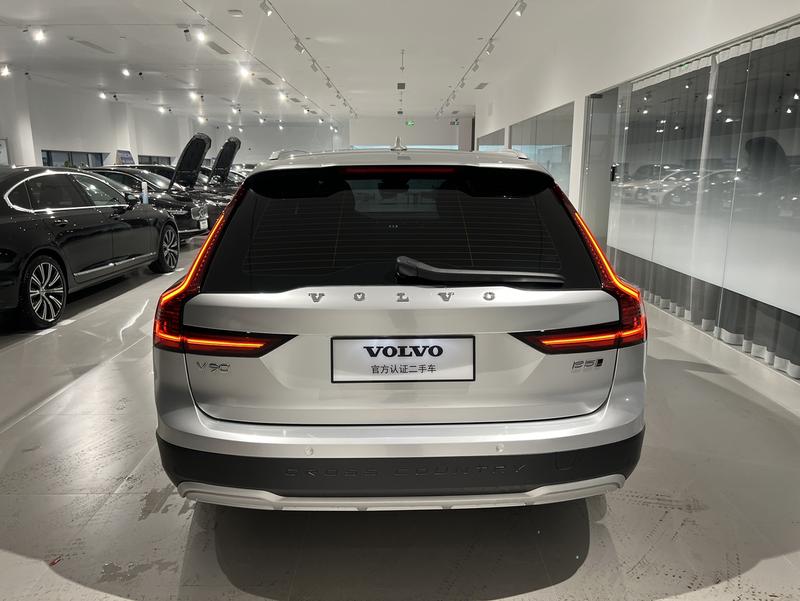 Volvo V90, 2025 — фото 6 из 12