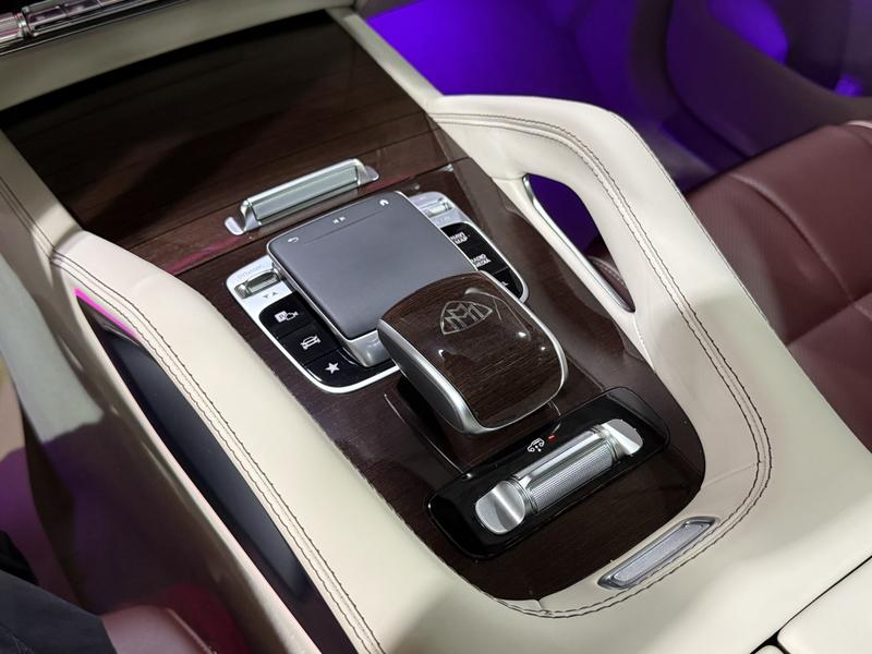 Mercedes-Benz Maybach GLS, 2022 — фото 12 из 12