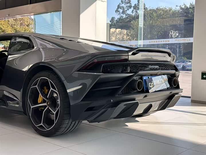 Lamborghini Huracán, 2022 — фото 6 из 9
