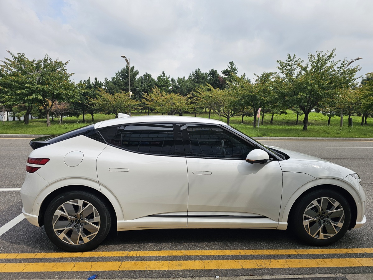 Genesis GV60, 2021 — фото 6 из 6