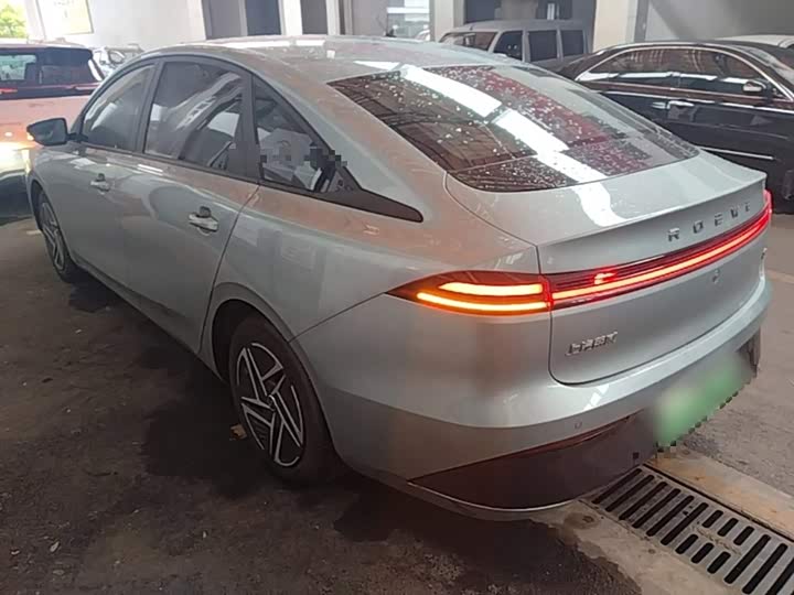 Roewe D6, 2025 — фото 5 из 9