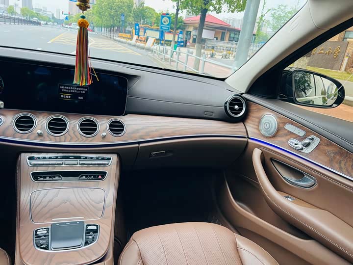 Mercedes-Benz E-Class, 2022 — фото 7 из 9