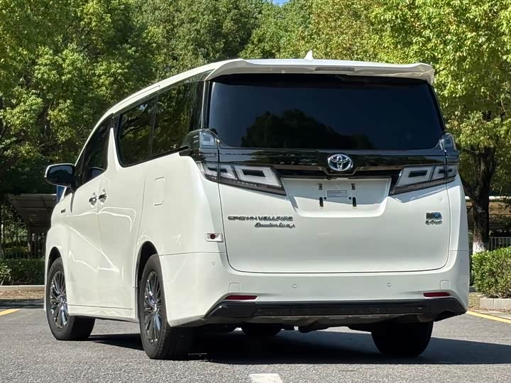 Toyota Vellfire, 2023 — фото 4 из 12