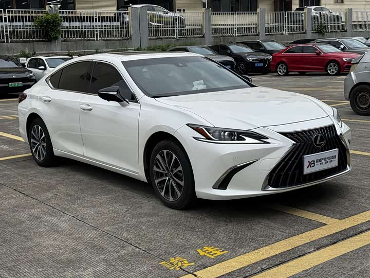 Lexus ES, 2024 — фото 3 из 9