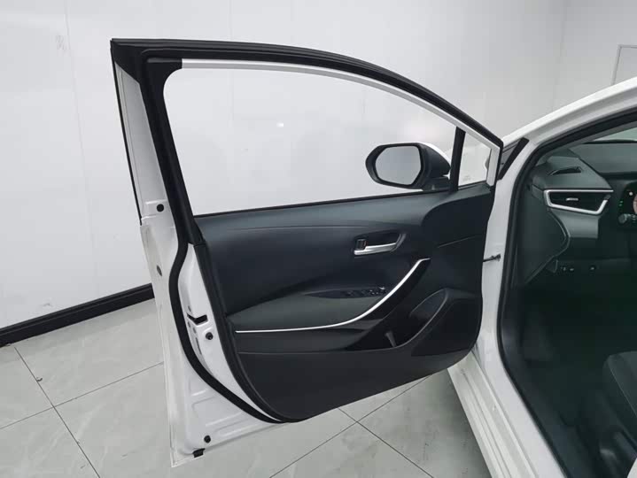 Toyota Corolla, 2023 — фото 7 из 9
