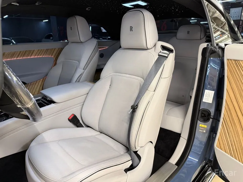 Rolls-Royce Spectre, 2023 — фото 11 из 12