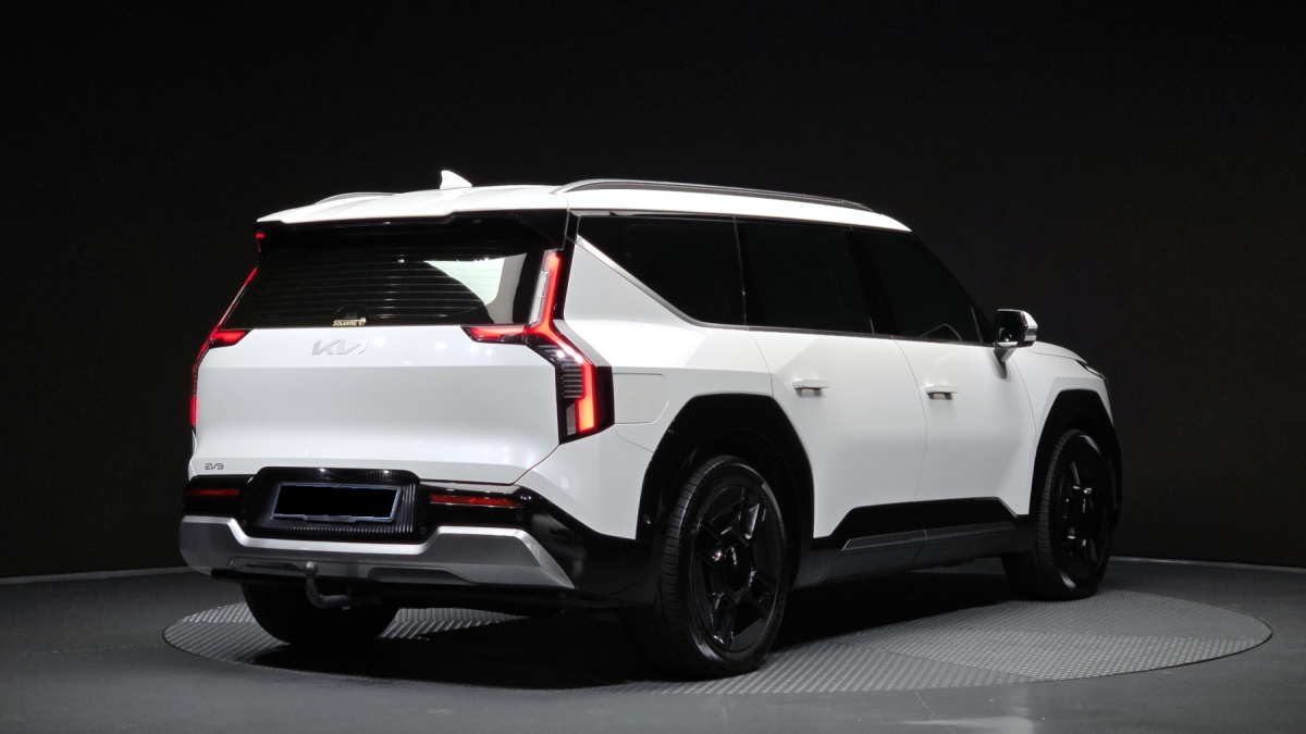 Kia EV9, 2023 — фото 2 из 12