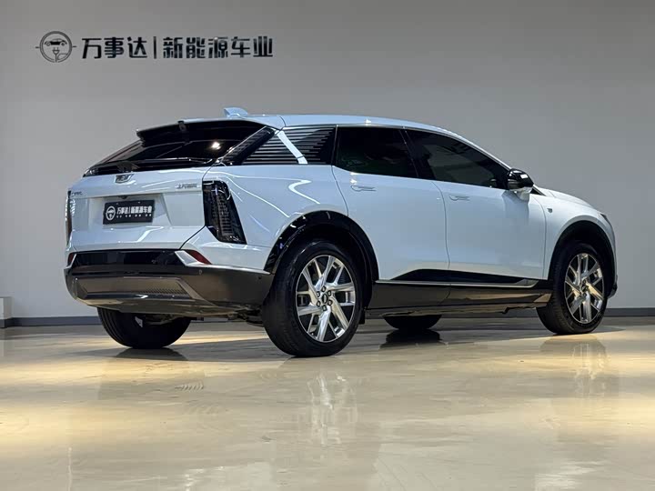 Cadillac Optiq, 2024 — фото 5 из 9