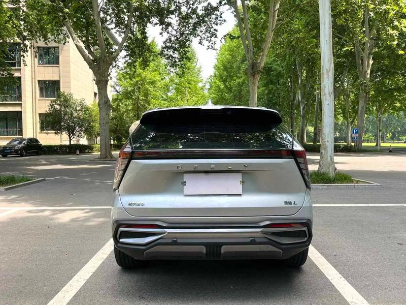 Geely Atlas L, 2023 — фото 5 из 10