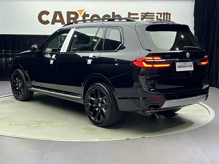 BMW X7, 2023 — фото 5 из 5