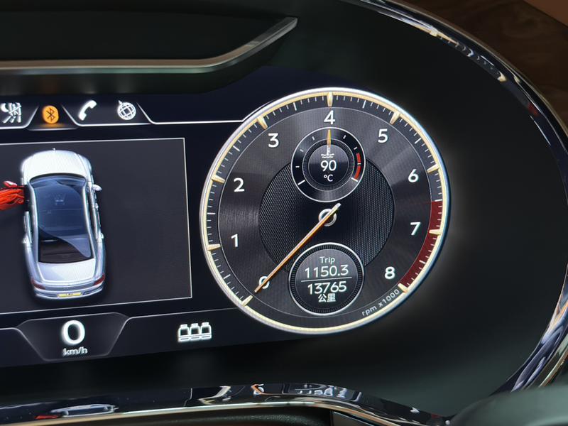 Bentley Flying Spur, 2023 — фото 5 из 9