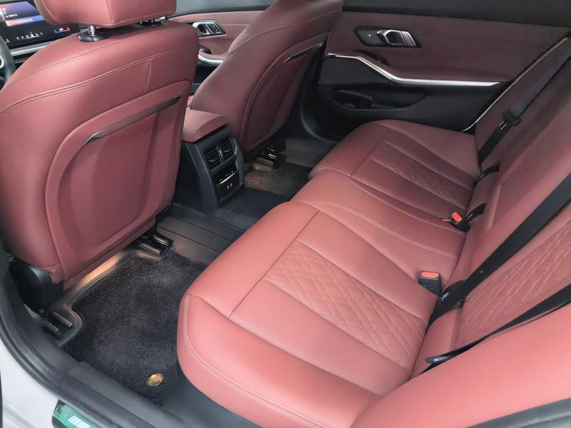 BMW 3 Series, 2025 — фото 12 из 12