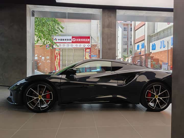 Lotus Emira, 2023 — фото 2 из 9