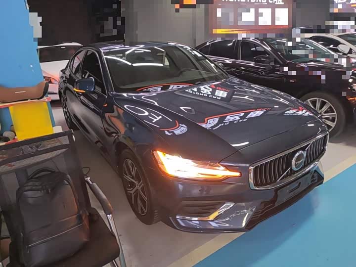 Volvo S60, 2024 — фото 4 из 9