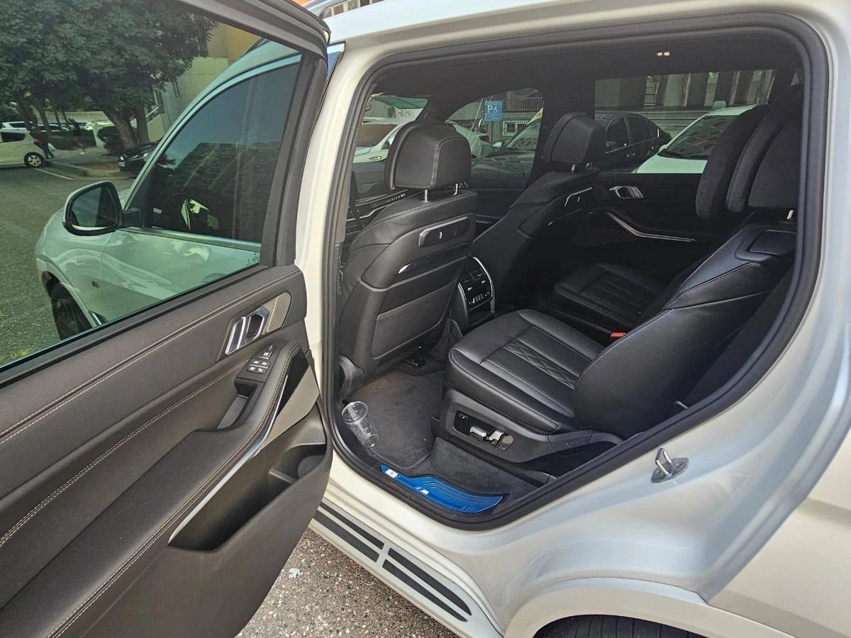 BMW X7, 2025 — фото 6 из 8