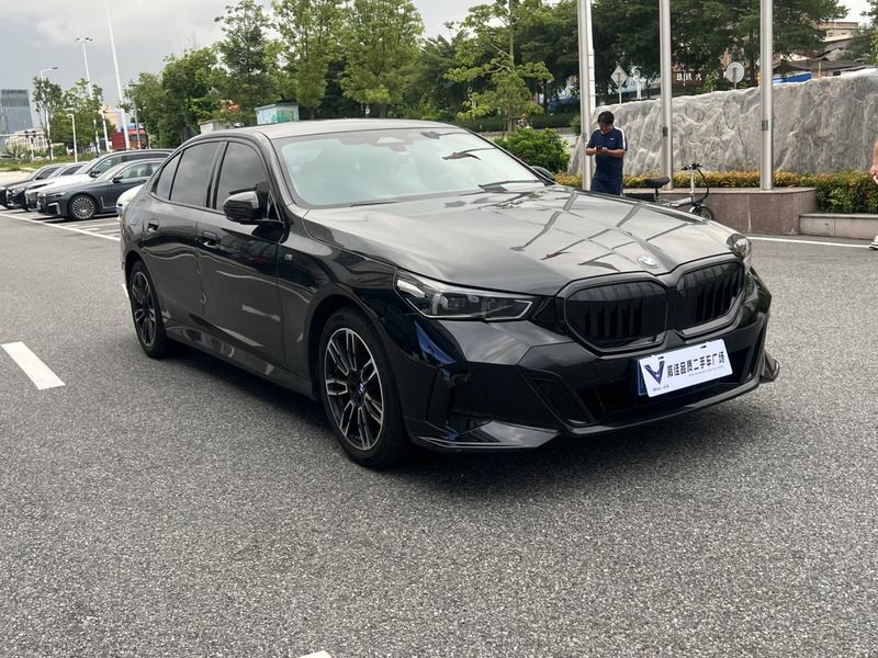 BMW 5 Series, 2025 — фото 3 из 9