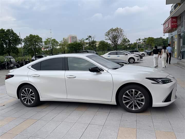 Lexus ES, 2025 — фото 8 из 9