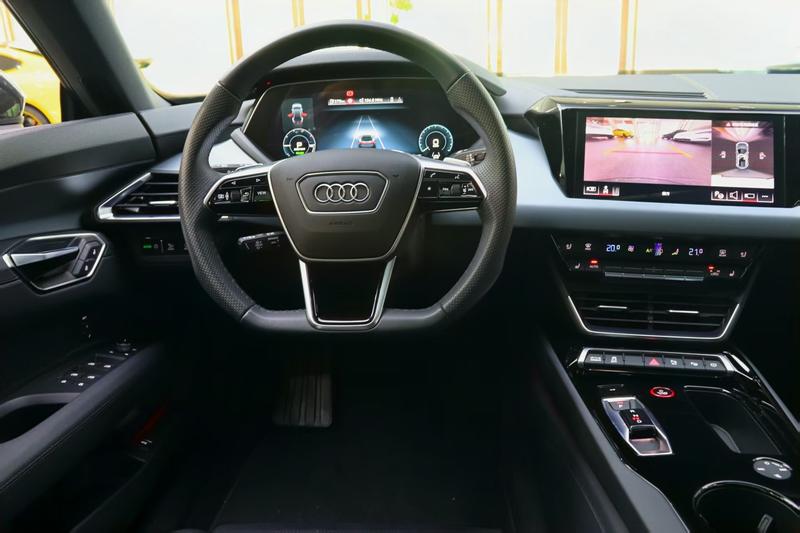 Audi e-tron GT, 2024 — фото 10 из 12
