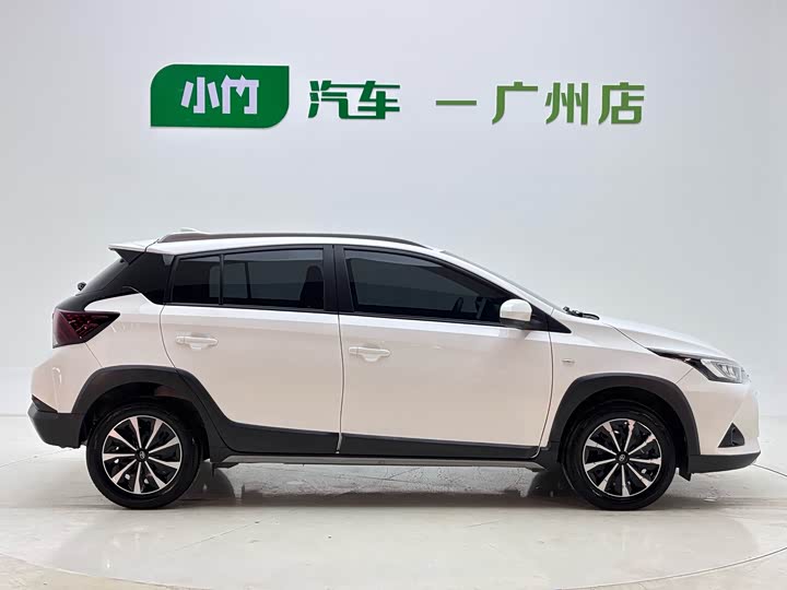 Toyota Yaris L Hatchback, 2023 — фото 7 из 9