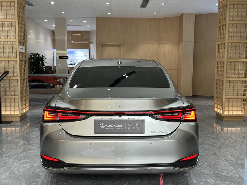 Lexus ES, 2025 — фото 5 из 12