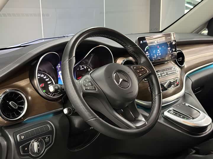 Mercedes-Benz V-Class, 2022 — фото 5 из 9