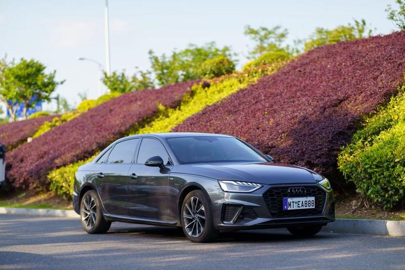 Audi A4L, 2022 — фото 3 из 10