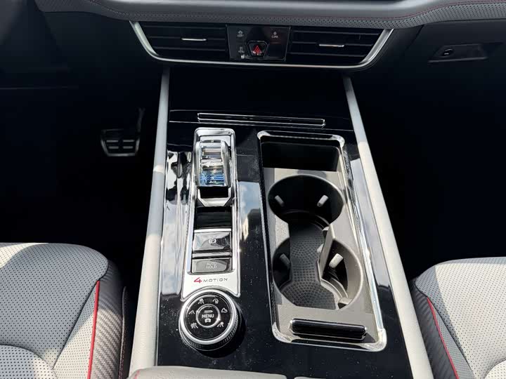 Volkswagen Teramont X, 2023 — фото 9 из 9