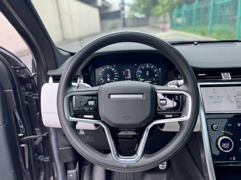 Land Rover Discovery Sport Hybrid, 2022 — фото 8 из 12