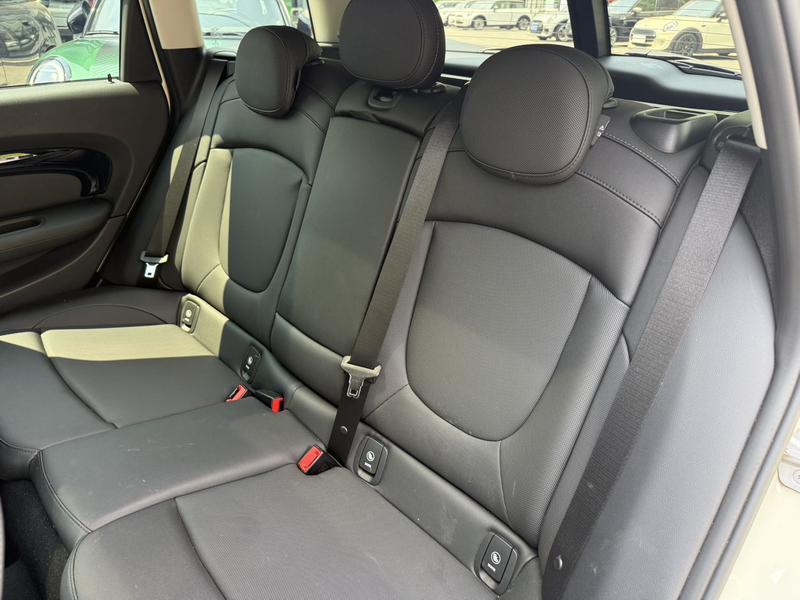 Mini Clubman, 2022 — фото 7 из 8