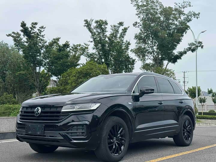 Volkswagen Touareg, 2022 — купить в Брянске под ключ