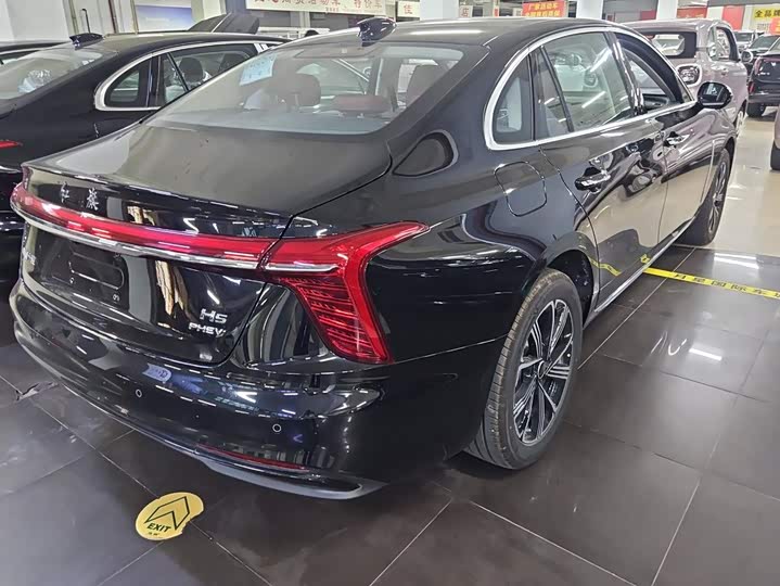 Hongqi H5 Hybrid, 2025 — фото 3 из 9