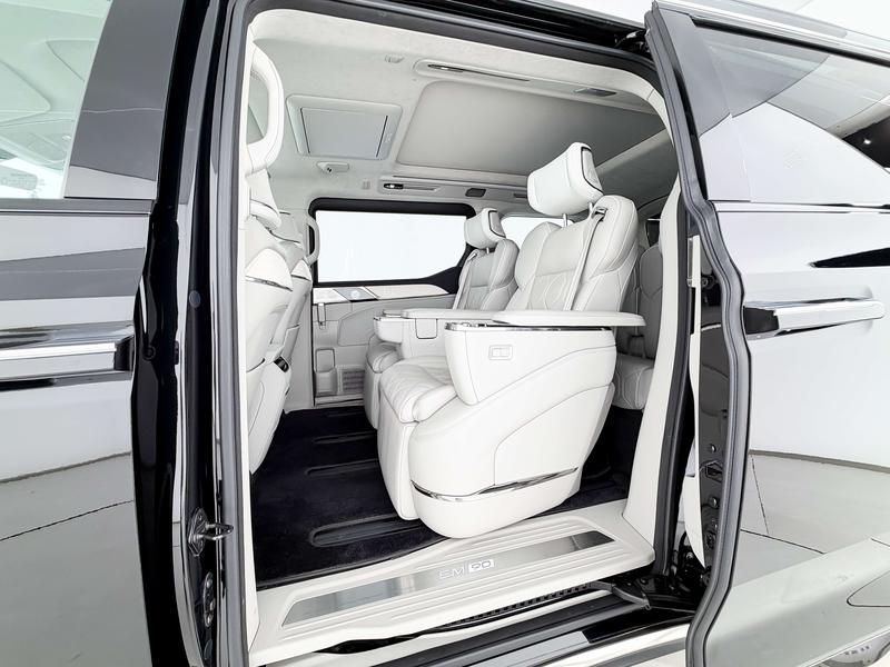 Volvo EM90, 2023 — фото 6 из 10