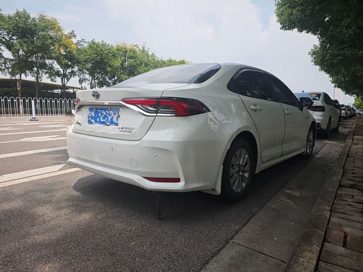 Toyota Corolla, 2023 — фото 2 из 9
