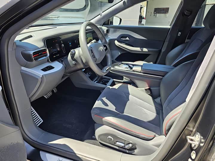 BAIC Arcfox Alpha S, 2023 — фото 6 из 9