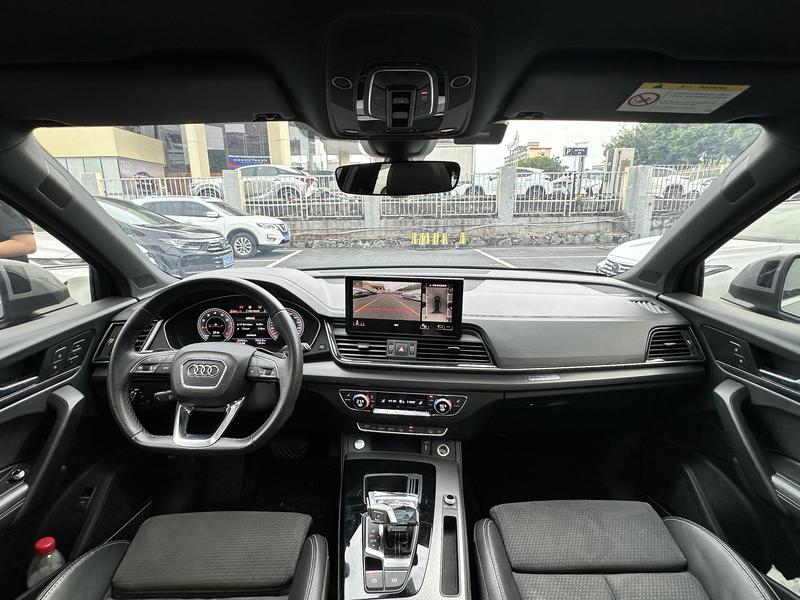 Audi Q5L Sportback, 2023 — фото 9 из 12