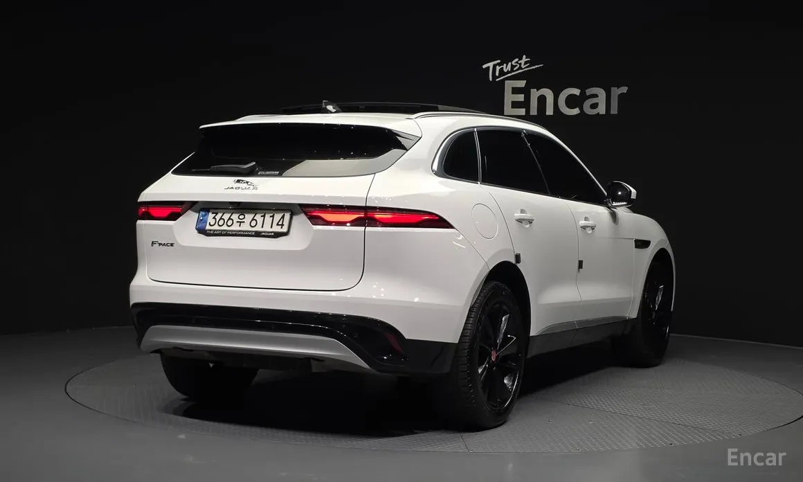 Jaguar F-Pace, 2023 — фото 2 из 12