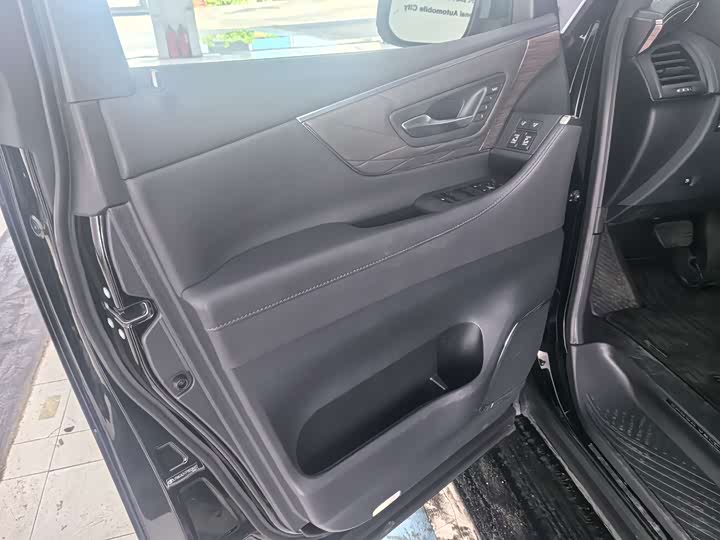 Toyota Vellfire, 2023 — фото 4 из 9