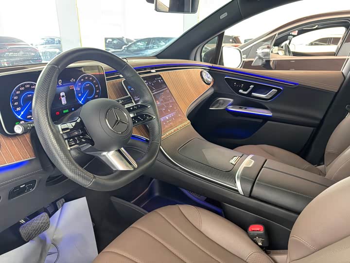Mercedes-Benz EQE SUV, 2024 — фото 4 из 9
