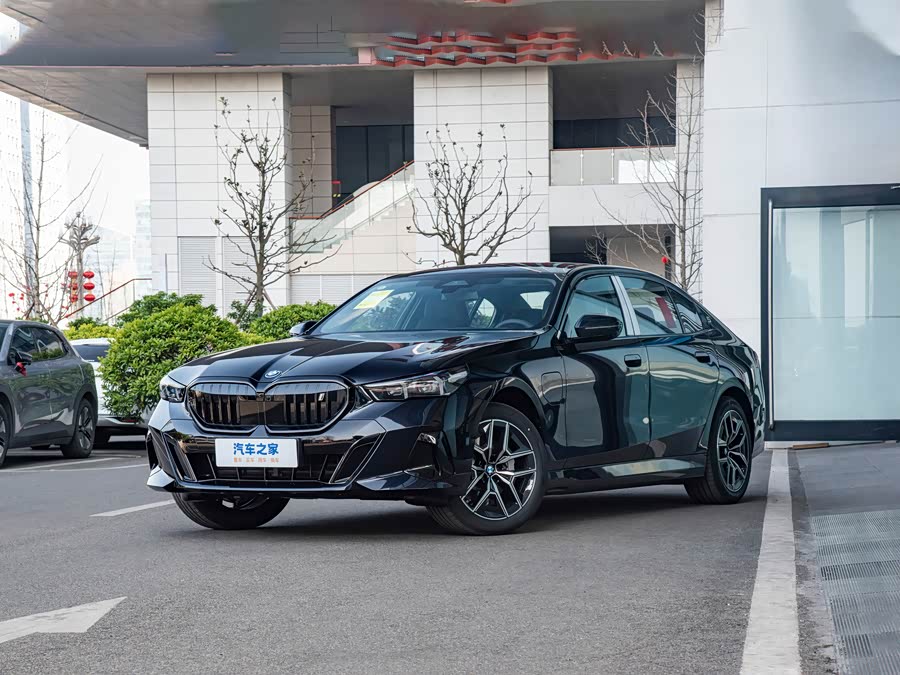 BMW i5, 2026 — купить в Смоленске под ключ