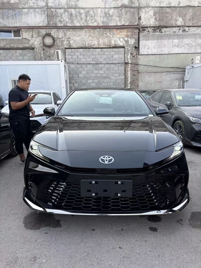 Toyota Camry, 2026 — фото 2 из 5