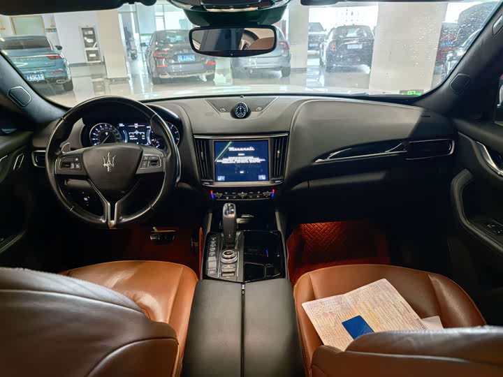 Maserati Levante, 2022 — фото 7 из 9