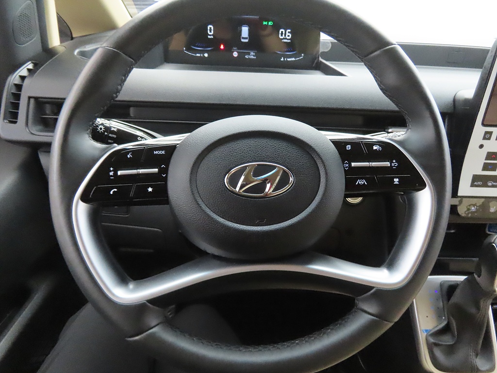 Hyundai Staria, 2023 — фото 8 из 12