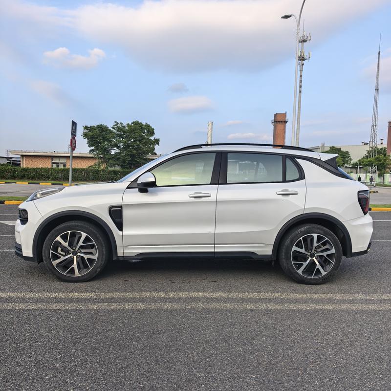 Lynk & Co 01 EM-P Hybrid, 2023 — фото 3 из 12